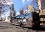 MERCEDES BENZ TOURISMO von HACKER Reisen aus Deutschland im M�rz 2013 in Wien gesehen.Im Hintergrund Wiens dzt.