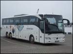 Mercedes Tourismo von der AOK-Klinik R�gen im Stadthafen Sassnitz.
