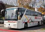 Mercedes Benz Tourismo von Hehenberger Reisen / �sterreich im Herbst 2013 in Krems gesehen.