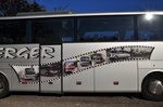 Sch�ne Darstellung der Busentwicklung bei Gansberger am Mercedes Tourismo von Gansberger Reisen aus Nieder�sterreich im Krems gesehen.