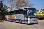 Mercedes Tourismo von SAB Tours aus �sterreich in Krems gesehen.