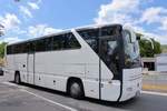 Mercedes Tourismo von H�ller Busreisen aus Wien 06/2017 in Krems.