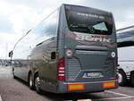 Mercedes Travego von Bohr aus Deutschland im Stadthafen Sassnitz.