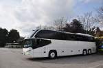 Neoplan Cityliner von W�rlitz Reisen aus der BRD am 15.9.2014 in Krems gesehen.