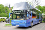 Neoplan Skyliner Bistro von J�bstl Reisen aus �sterreich in Krems gesehen.