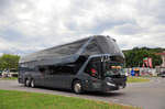 Neoplan Skyliner vom Autobusbetrieb Ludwig Pecnik aus �sterreich in Krems gesehen.