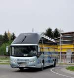 Der neue NEOPLAN STARLINER vom Reiseb�ro H�SSINGER aus Wien und St.P�lten/�sterreich im April 2013 in Krems.