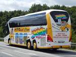 Neoplan Starliner von JobTours aus Deutschland in Mukran.