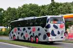 Setra 516 HD von Retter Reisen aus �sterreich am 9.5.2015 in Krems.