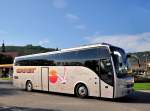 VOLVO 9900 von Ernst Reisen aus �sterreich am 18.9.2014 in Krems gesehen.