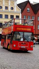 MAN als Doppeldeckerbus f�r Stadtrundfahrten unterwegs in Schwerin, August 2014