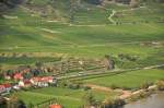 Mercedes Citaro von Zuklinbus aus �sterreich hier in Loiben in der Wachau zwischen Krems und D�rnstein als Linienbus Wachau linkes Ufer unterwegs.12.9.2014,Aufnahme vom anderen Donauufer auf der