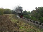 99 4652 am 01.10.2016 mit ihrem Zug zwischen Hettstedt Kupferkammerh�tte und Hettstedt Eduardschacht.