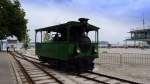 Die kleine Dampflokomotive der Chiemseebahn beim Umsetzen im Bahnhof Prien-Stock.