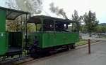 Die kleine Dampflokomotive der Chiemseebahn beim Aufenthalt in Prien-Stock.