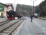 Unser Zug aus Wernigerode ist am 13.12.2015 in Eisfelder Talm�hle eingetroffen.