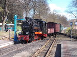 99 4633 im Einfahrbereich von Binz beim Wasser nehmen am 22.April 2016.