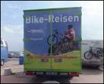 Fahrradanh�nger von H�rmann Reisen aus Deutschland im Stadthafen Sassnitz.